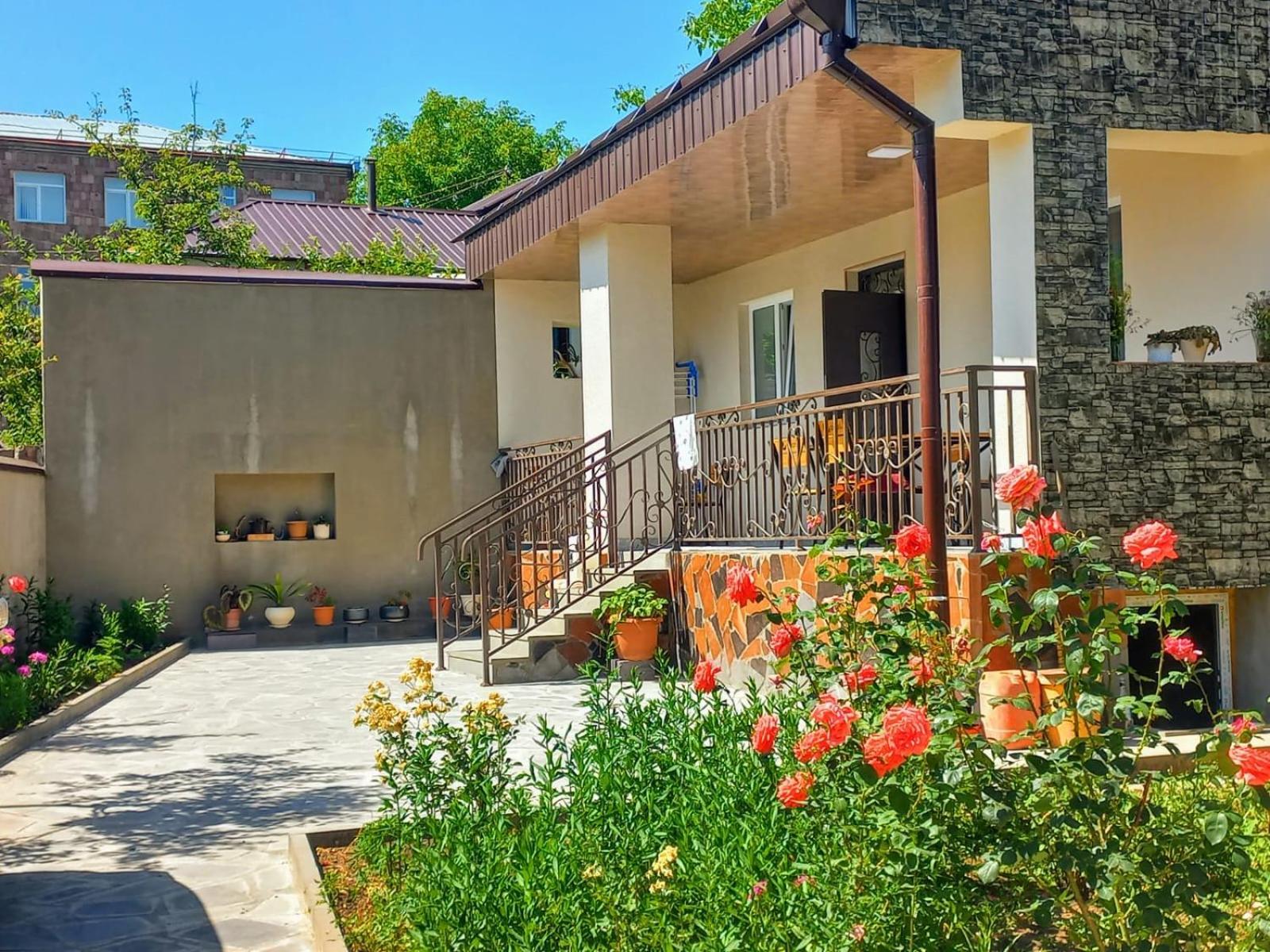 Bed and Breakfast Inexpensive House Wanadsor Exterior foto